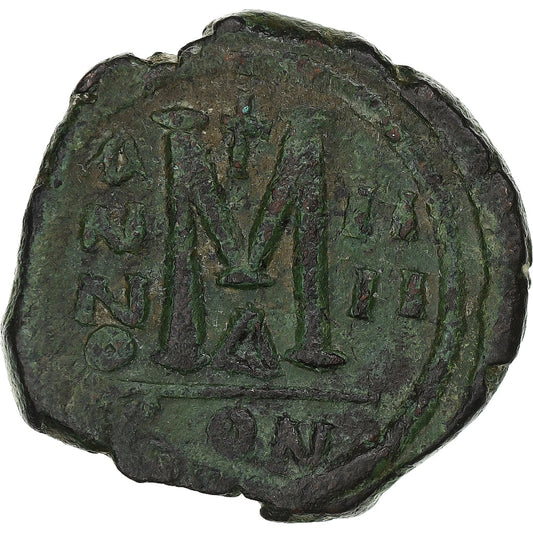 Justin II a Sophia, 
  
  Follis, 
  
  568-569