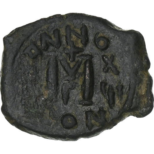 herkulovský,
 
 s Martinou a Irakliosom Konstantinosovými,
 
 Follis