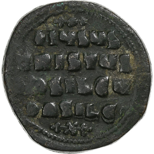 Bazil II a Konštantín VIII.
 
 Follis,
 
 976-1025